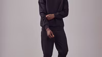 DAN FOX APPAREL Essentials campaign shots - Dan-Fox-Apparel-Essentials-co-created-by-ABOUT-YOU_SS2024_Campaign-Shot_111