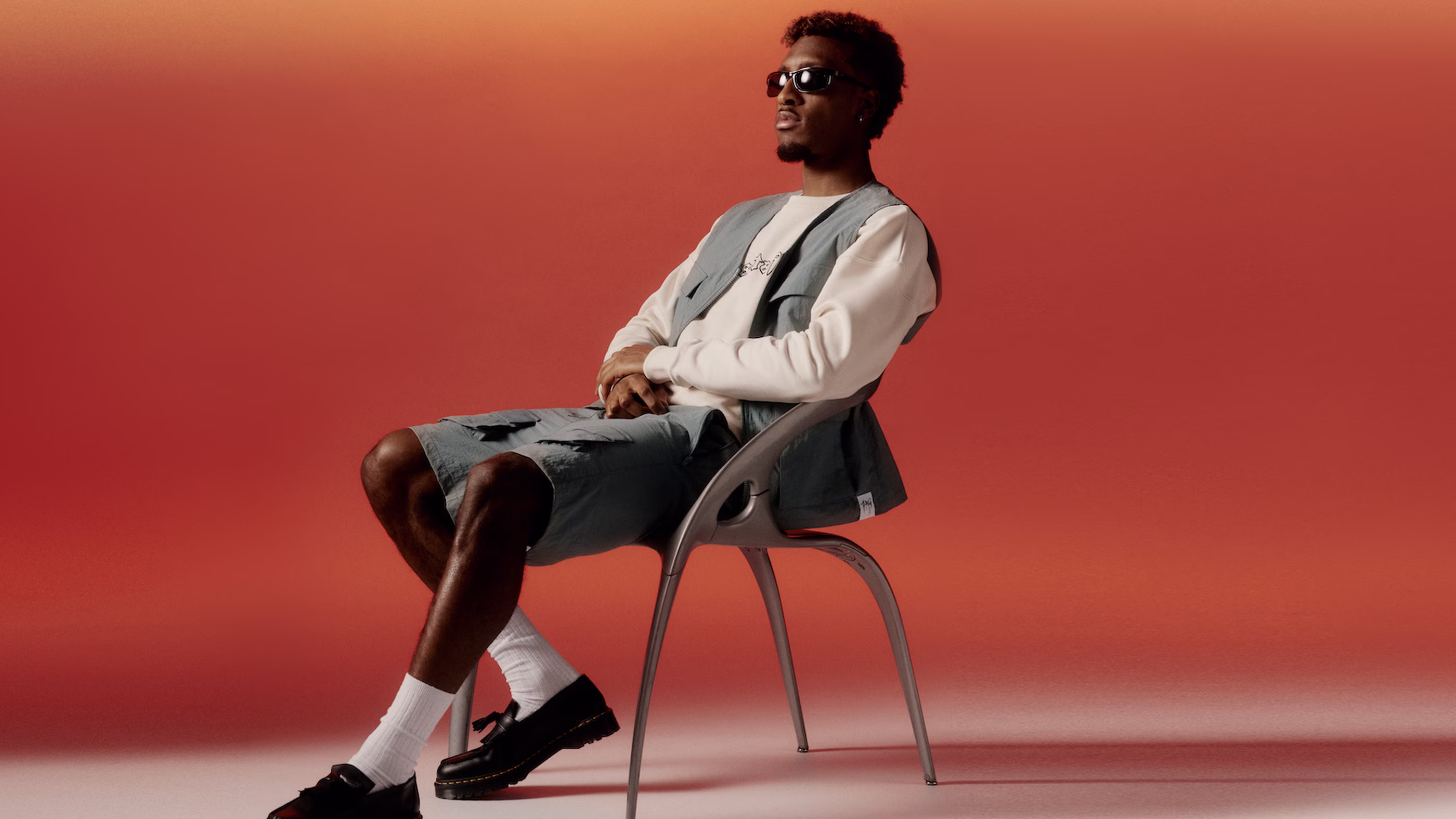 Kingsley Coman co-created by ABOUT YOU: The online fashion store and the FC Bayern Munich star present cool street styles with graffiti prints