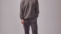 DAN FOX APPAREL Essentials campaign shots - Dan-Fox-Apparel-Essentials-co-created-by-ABOUT-YOU_SS2024_Campaign-Shot_100