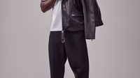 DAN FOX APPAREL Essentials campaign shots - Dan-Fox-Apparel-Essentials-co-created-by-ABOUT-YOU_SS2024_Campaign-Shot_121