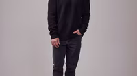 DAN FOX APPAREL Essentials campaign shots - Dan-Fox-Apparel-Essentials-co-created-by-ABOUT-YOU_SS2024_Campaign-Shot_3