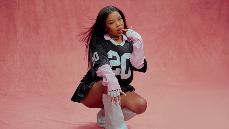 FIVE STAR GIRL Autumn/Winter 25 campaign shots - FIVE-STAR-GIRL_ABOUT-YOU_AW25_Campaign_8-scaled