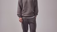 DAN FOX APPAREL Essentials campaign shots - Dan-Fox-Apparel-Essentials-co-created-by-ABOUT-YOU_SS2024_Campaign-Shot_41