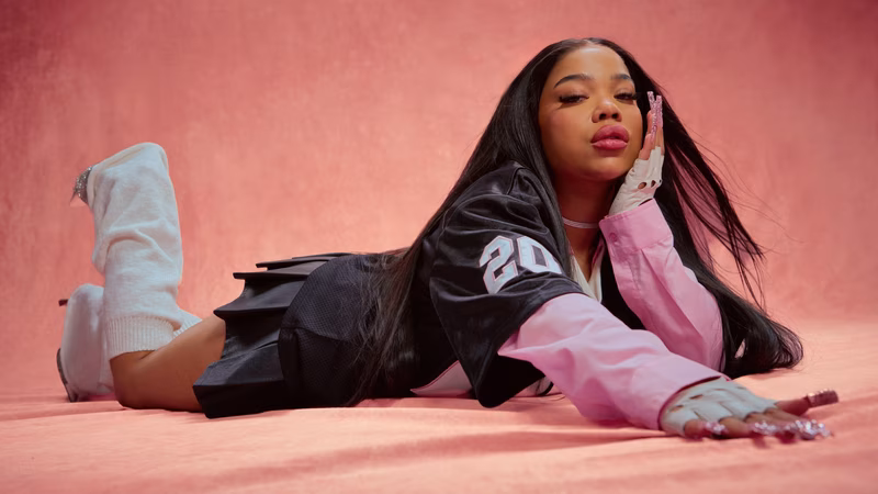 FIVE STAR GIRL Autumn/Winter 25 campaign shots - FIVE-STAR-GIRL_ABOUT-YOU_AW25_Campaign_15-scaled