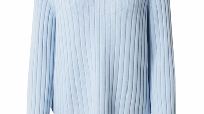 Marie von Behrens Spring/Summer 24 pack shots - Marie-von-Behrens-co-created-by-ABOUT-YOU_Pack-Shots_Fenja-Pullover_light-blue_13900-1