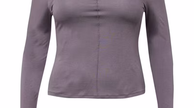 Guido Maria Kretschmer Women & Curvy Autumn/Winter 2023 pack shots - Guido-Maria-Kretschmer-Women-Curvy_AW23_Ainsley-shirt_dark-grey_2990_12743796