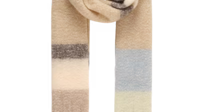 Guido Maria Kretschmer Women & Curvy Autumn/Winter 2023 pack shots - Guido-Maria-Kretschmer-Women-Curvy_AW23_Laura-shawl_beige-striped_3990_12442873