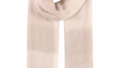 Guido Maria Kretschmer Women & Curvy Autumn/Winter 2023 pack shots - Guido-Maria-Kretschmer-Women-Curvy_AW23_Laura-shawl_off-white_3990_7056557