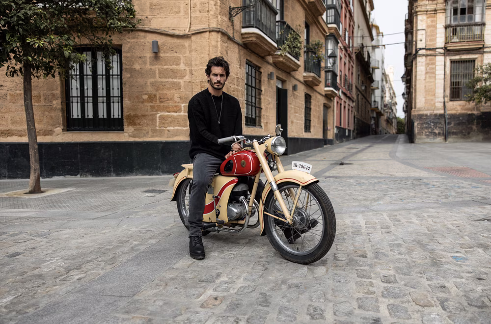 DAN FOX APPAREL Thumbnail