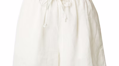 Marie von Behrens Spring/Summer 24 pack shots - Marie-von-Behrens-co-created-by-ABOUT-YOU_Pack-Shots_Fanny-Shorts_off-white_5990-1