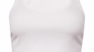 CITA MAASS Spring/Summer 24 pack shots - Cita-Maass-co-created-by-ABOUT-YOU_Pack-Shots_Silvia-top_white_2490