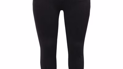CITA MAASS Spring/Summer 24 pack shots - Cita-Maass-co-created-by-ABOUT-YOU_Pack-Shots_Juliana-skinny-jeans_black_5990