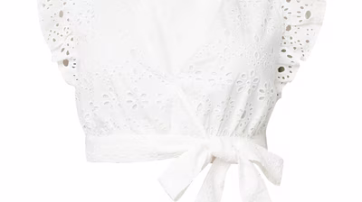 CITA MAASS Spring/Summer 24 pack shots - Cita-Maass-co-created-by-ABOUT-YOU_Pack-Shots_Rita-blouse_white_5490