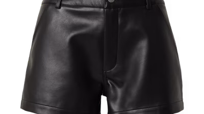 RÆRE by Lorena Rae Autumn/Winter 23 pack shots - RAERE-by-Lorena-Rae-co-created-by-ABOUT-YOU_AW23_Livia-shorts_4990_12674668