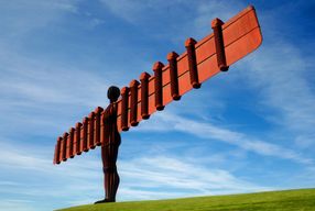 Angel of the north, sculpture by Antony Gormley, Gateshead, UK