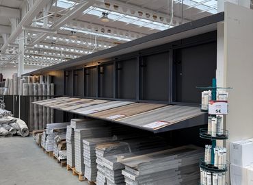 Stellingen voor laminaat door ZB Group bij Mega Home Market in Antwerpen