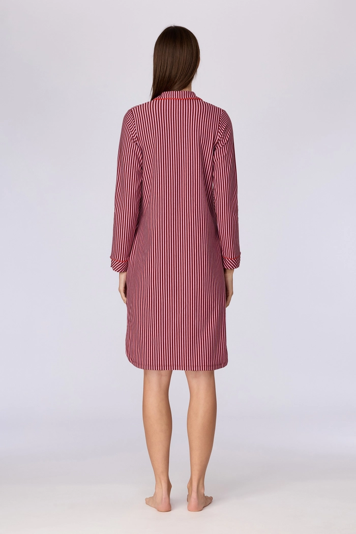 Bordeaux-roze Woody slaapkleed met Dreamer-opdruk, sfeerbeeld