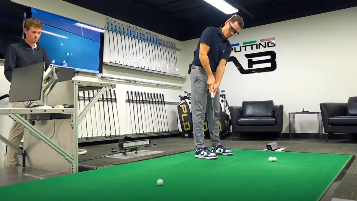 Tobii Pro Glasses 3 utilizadas por PING para probar su nuevo putter Scottsdale TEC. Imagen cortesía de PING.