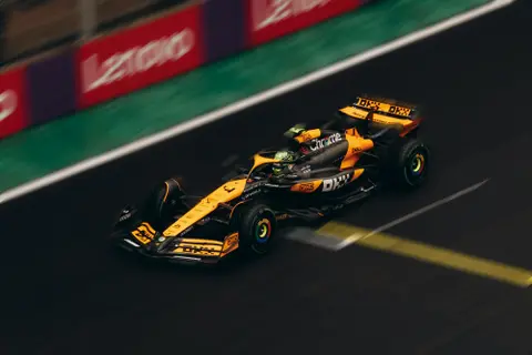 시선추적과 시각적 인사이트를 통해 F1 드라이버가 경쟁 우위를 확보하는 방법