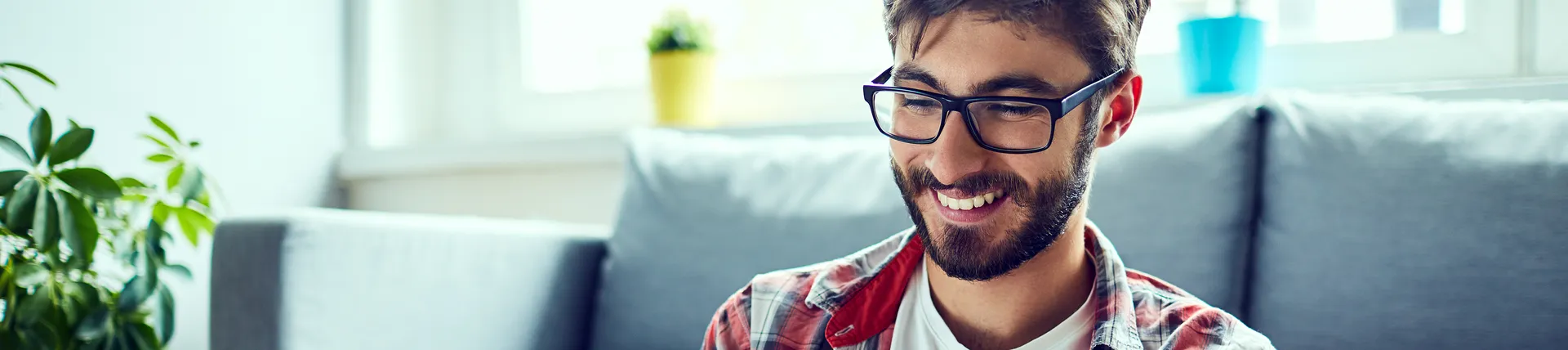 Surfa. Tjäna. Bidra.