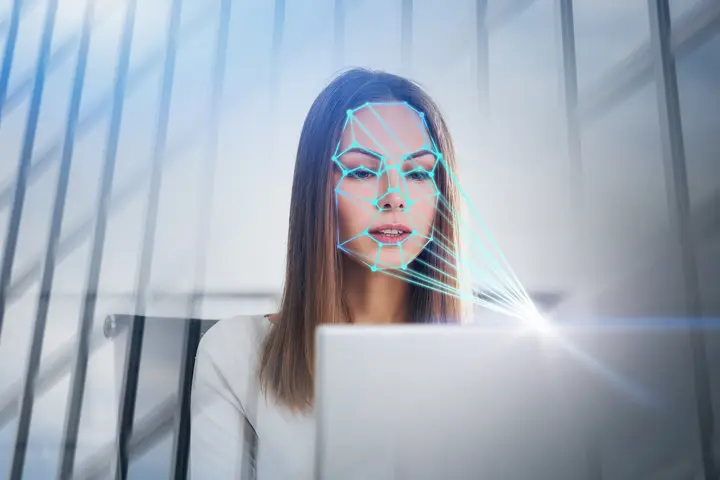Amplify advertising effect using facial emotion recognition
