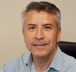  	  Dr. Héctor Ponce