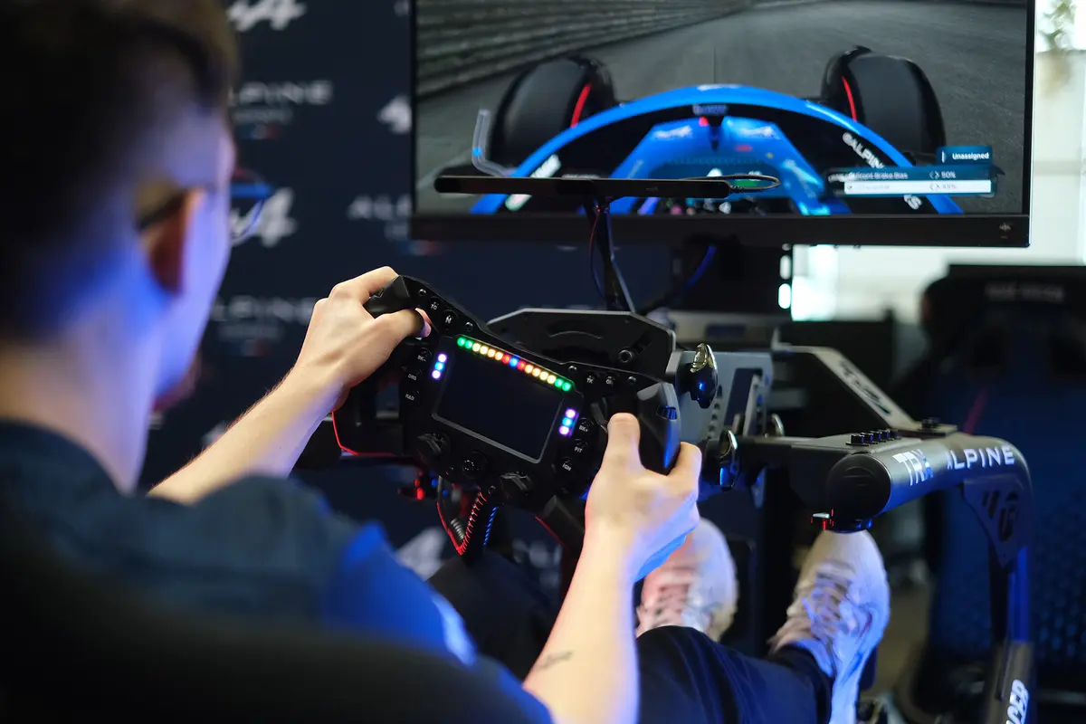 Alpine Esports sim racing live play
