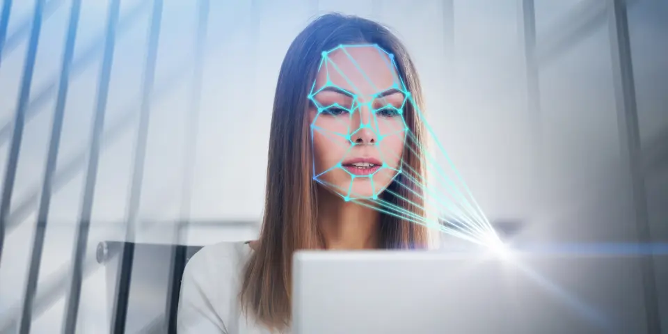 Amplify advertising effect using facial emotion recognition