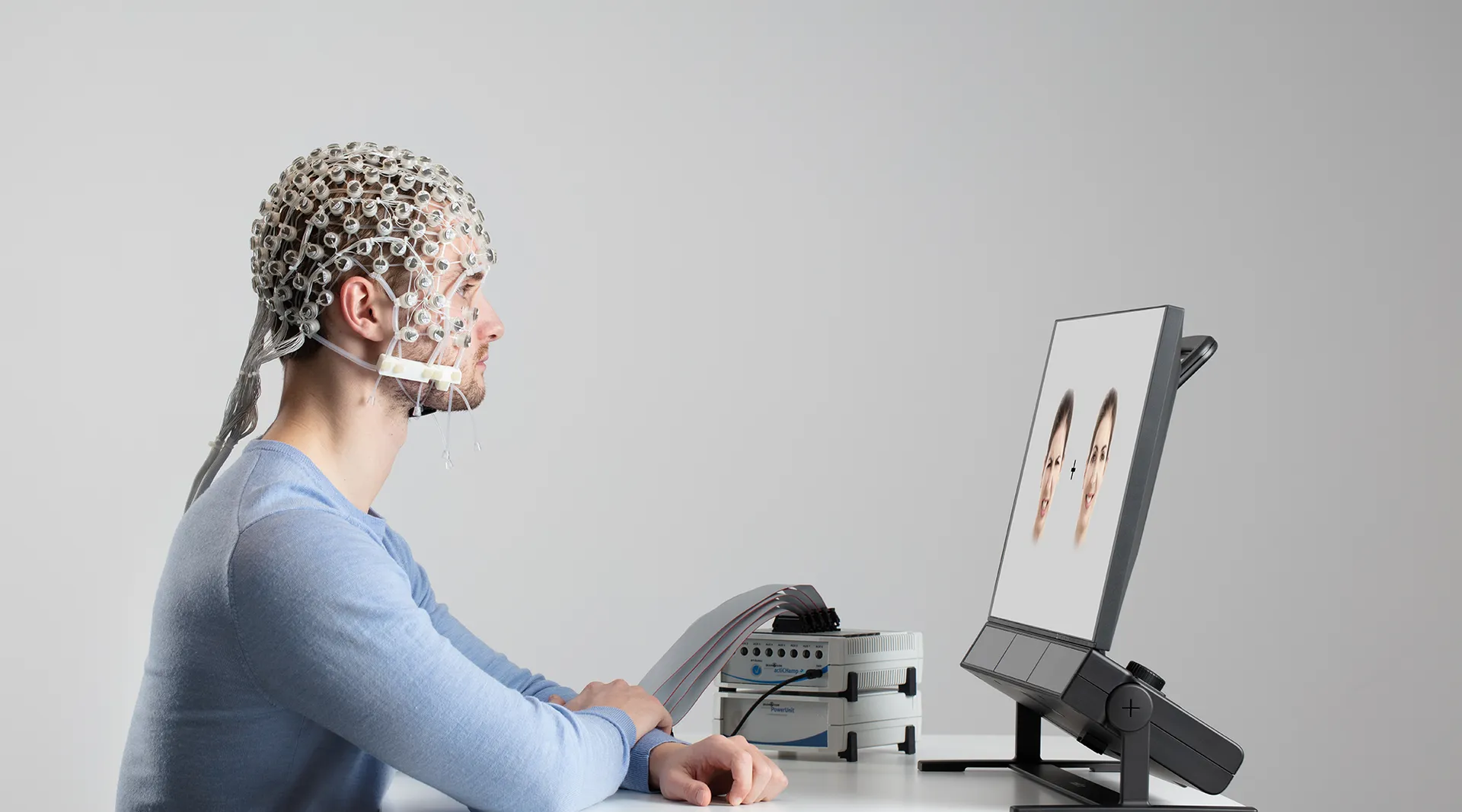 【英語版】アイトラッキングとEEG