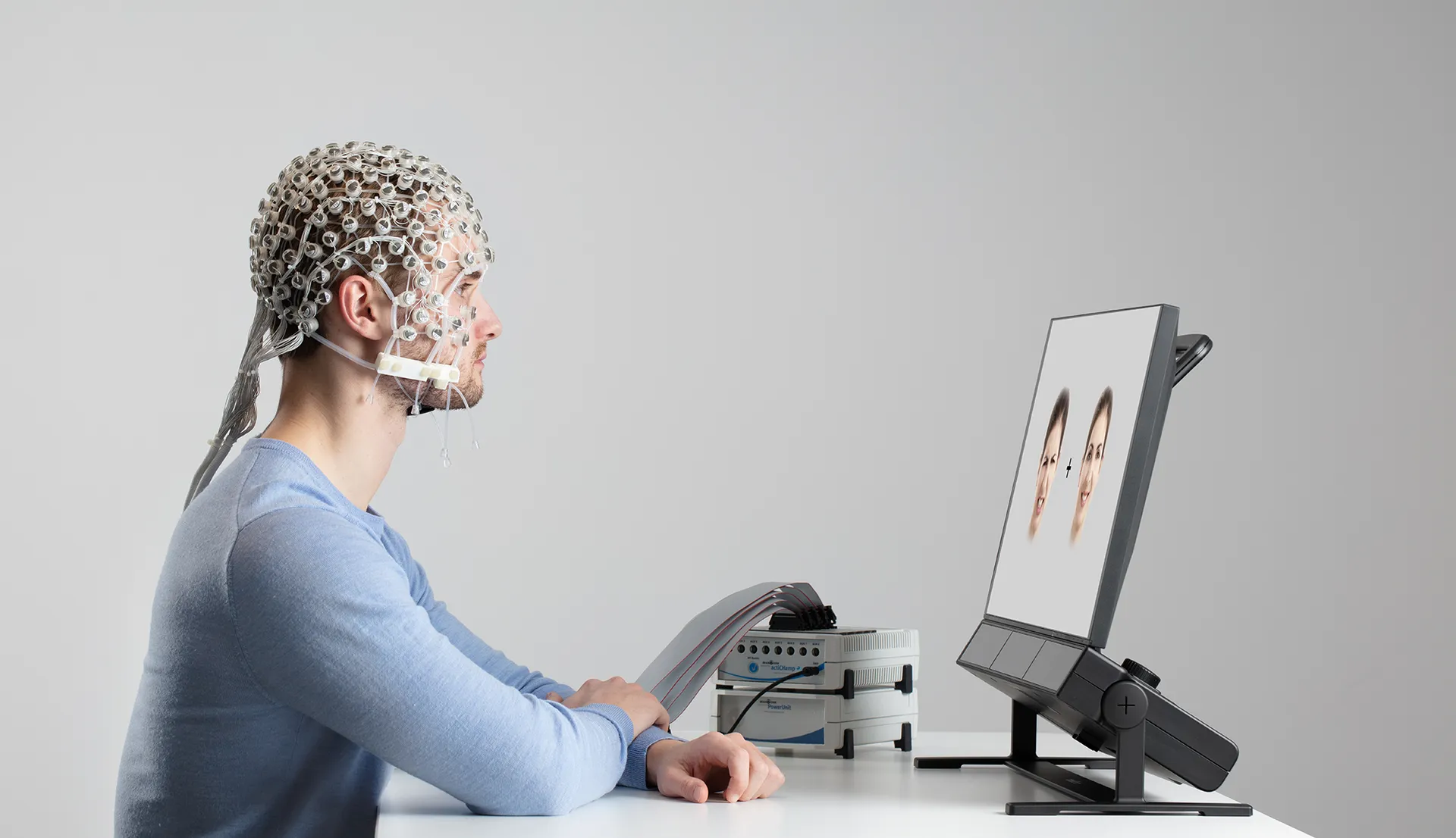 Stationary EEG and eye tracking with Brain Products