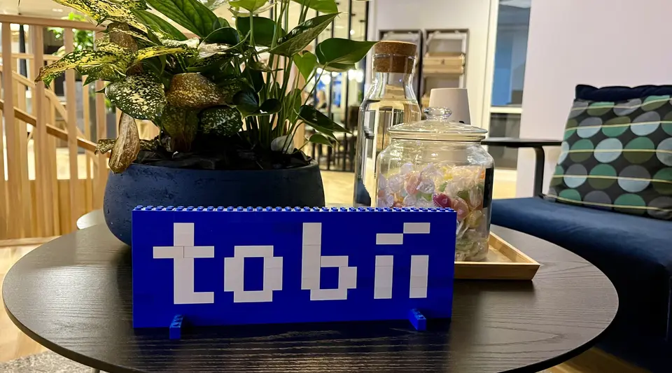 Tobii lego sign