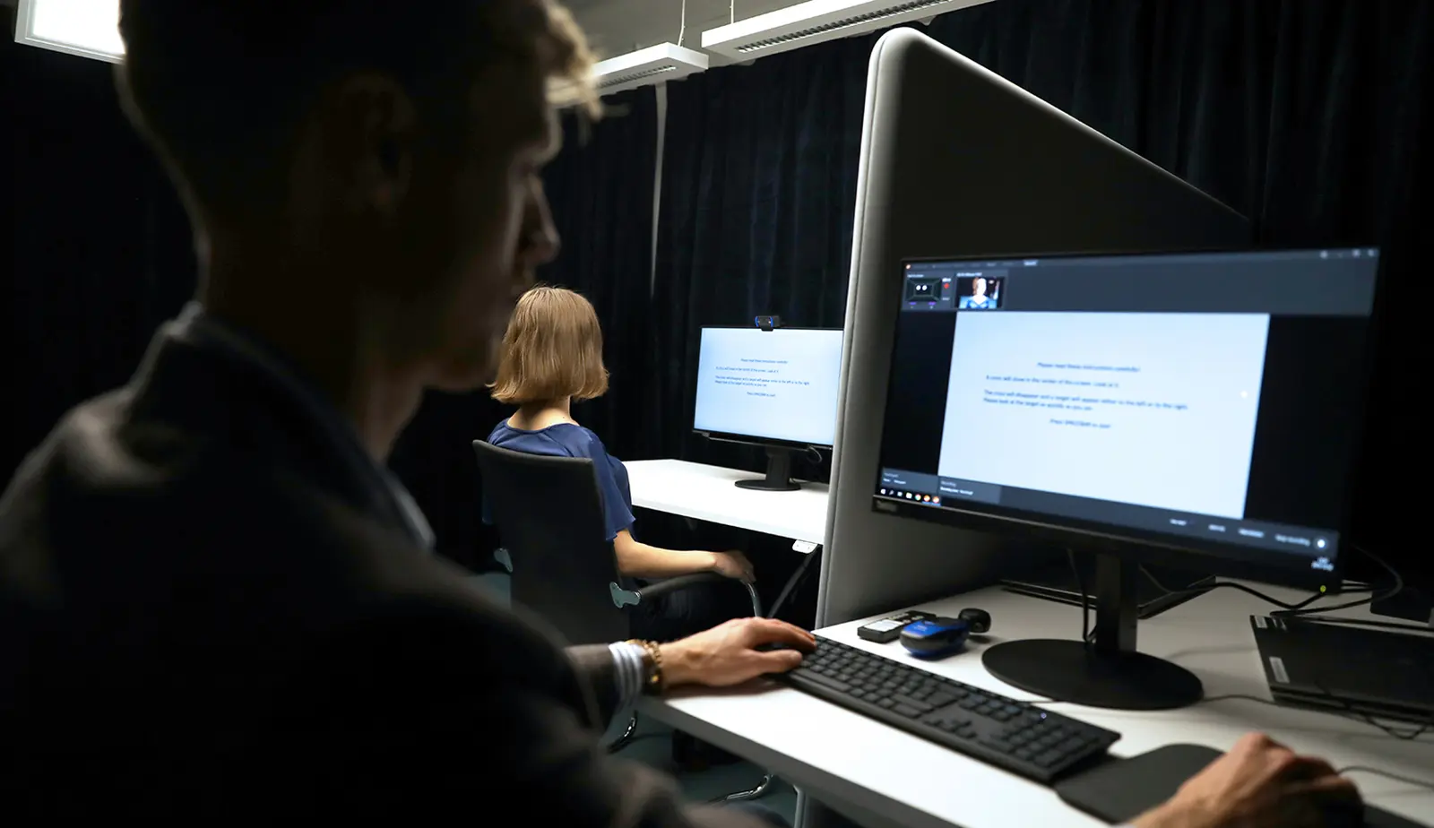 Empowering behavioral research through tailored labs and multimodal tools 