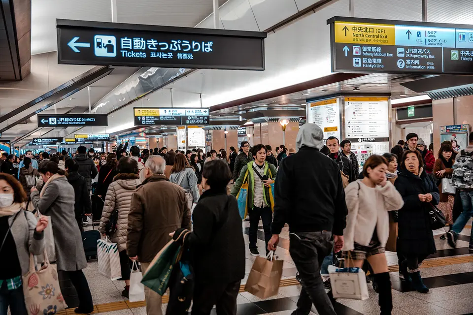 Understanding the impact of digital signage at Osaka Metro