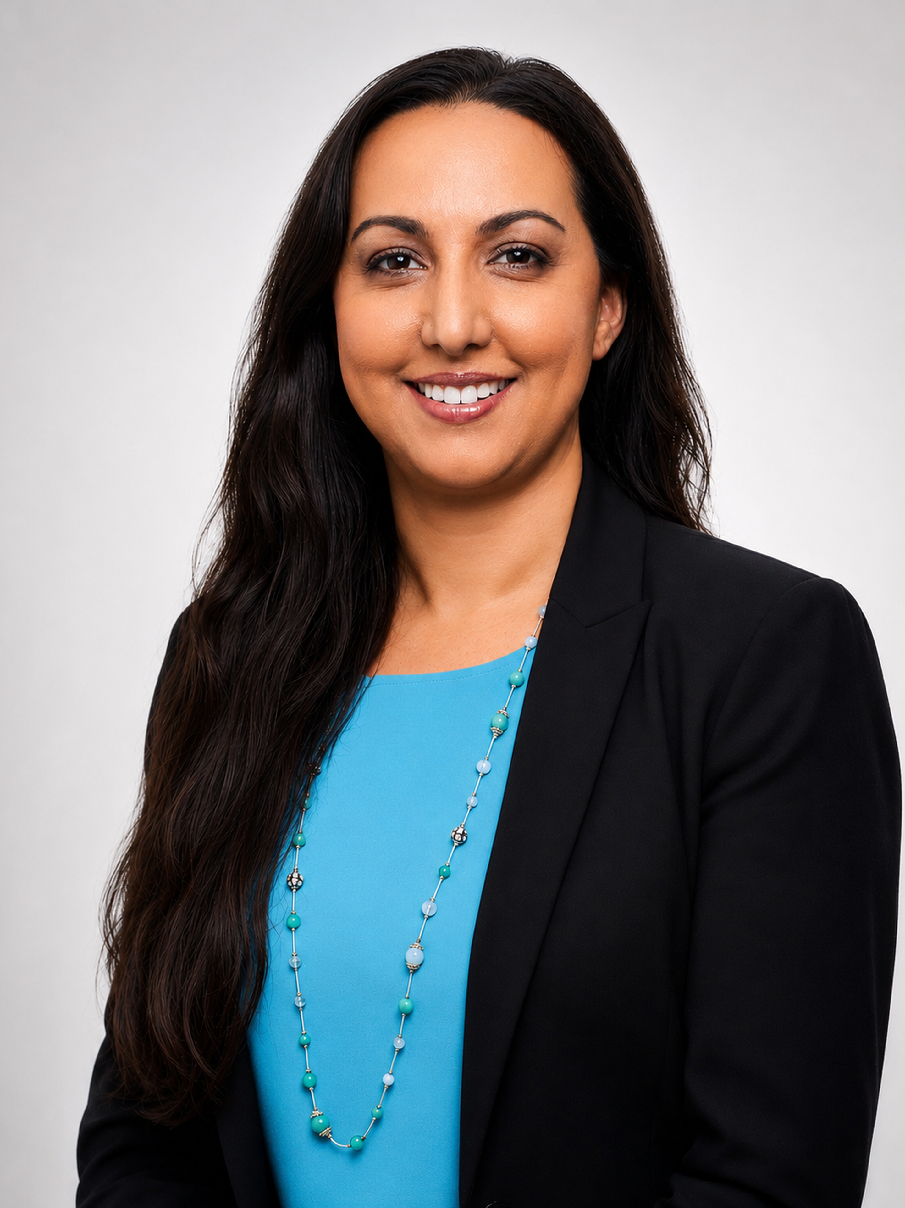 Mona Dhillon Headshot