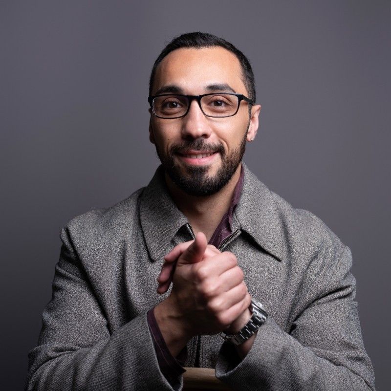 adel hakini headshot