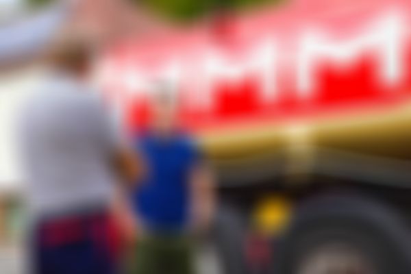 MMM Mitarbeiter im Gespräch