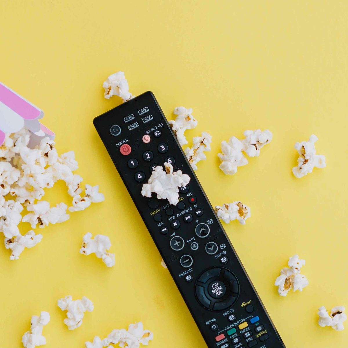 afstandbediening - popcorn - Freepik