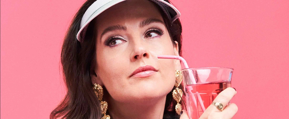 2023 - 07 - Header - Groot interview - Tina de Bruin - Interview Chantal Janzen - Fotografie Tomek Dersu Aaron Whitfield - Styling Kelly Huijsman - Haar en Make-up Gerda Koekoek 2