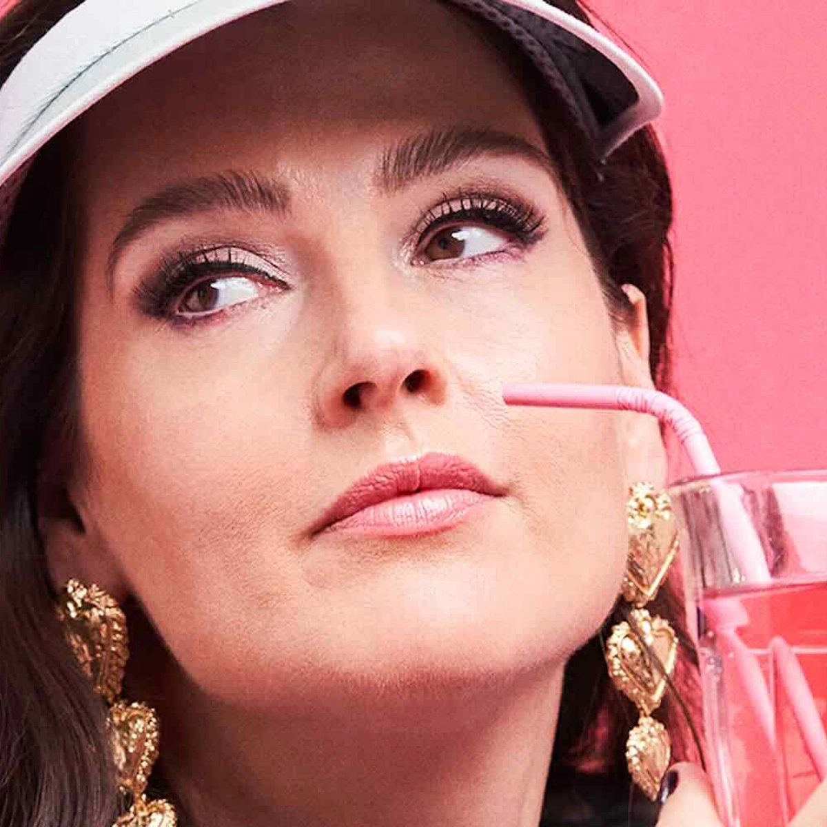 2023 - 07 - Header - Groot interview - Tina de Bruin - Interview Chantal Janzen - Fotografie Tomek Dersu Aaron Whitfield - Styling Kelly Huijsman - Haar en Make-up Gerda Koekoek 2