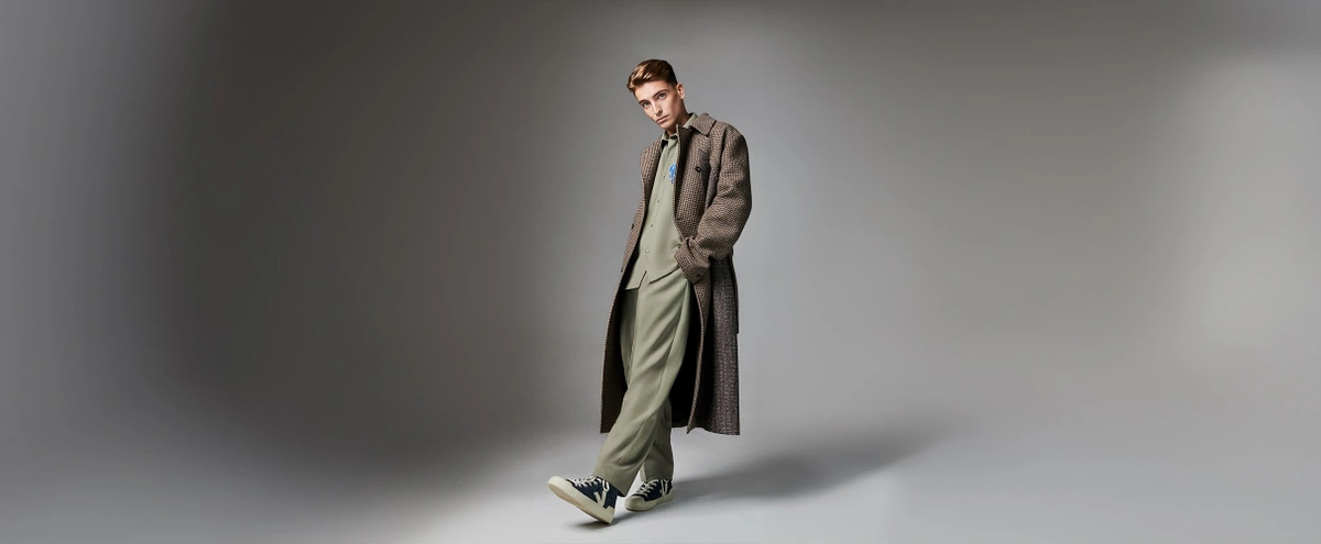 2023 - 10 - Header - Groot interview - Robbert -Interview Ismay Gijsen - Fotografie Kwadwo Amfo - Styling Valerie Ntantu - Haar en make-up Marc Sew Atjon-06