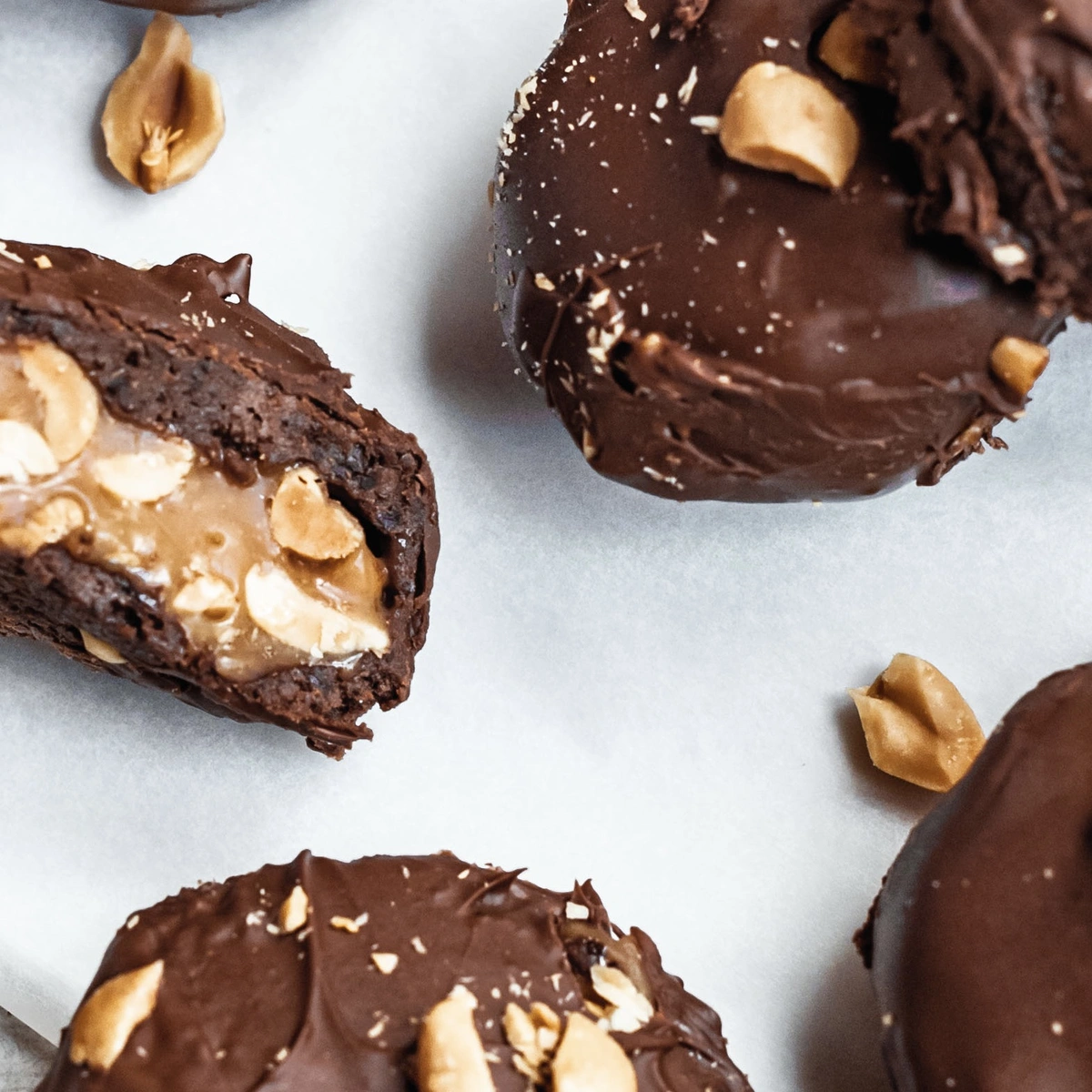 Header/hero - chickslovefood - snicker cookie combs 