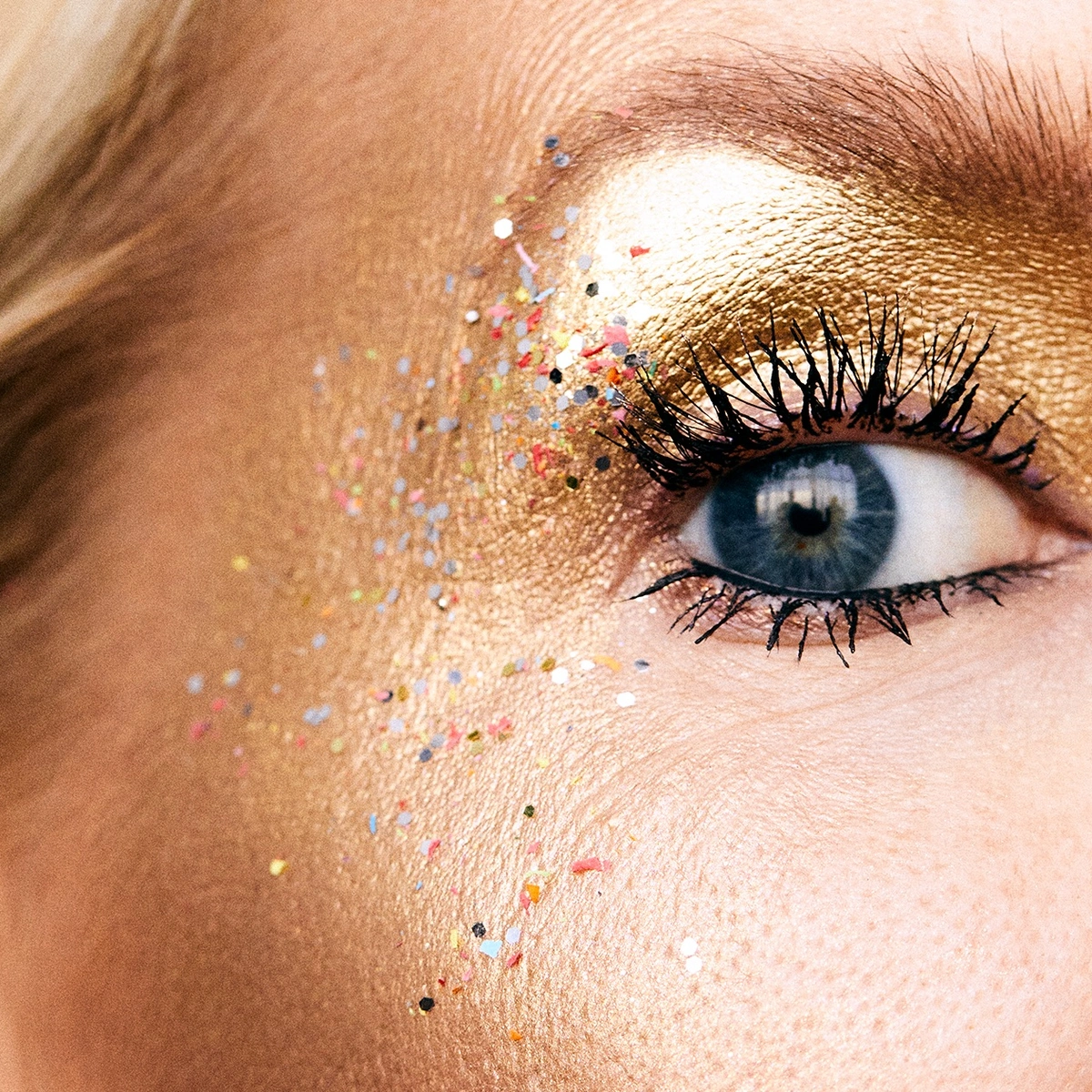 Oog chantal - goud glans glitter boek - oogschaduw