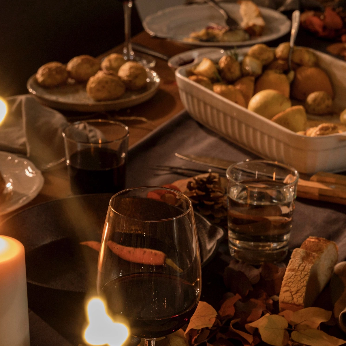 borrel etentje kaarsenlicht dinner - Freepik