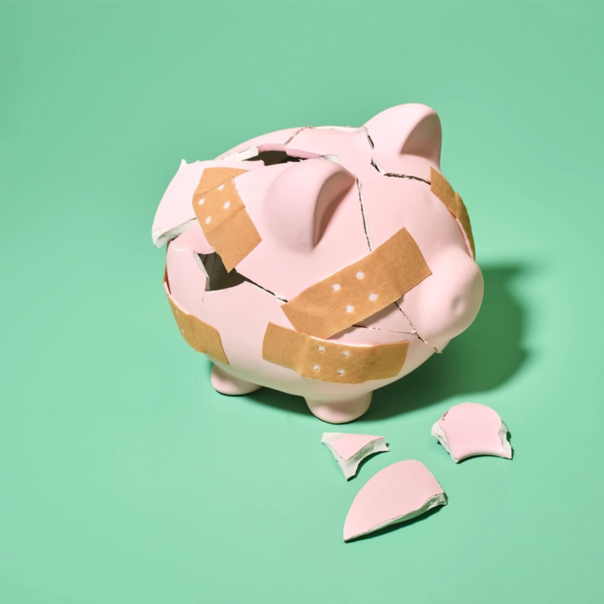 2023 - 05 - Header -  Stills - Spaarpot varken geld - CARRIERE EN GELD - Fotografie Tom ten Seldam - Styling Valérie Ntantu