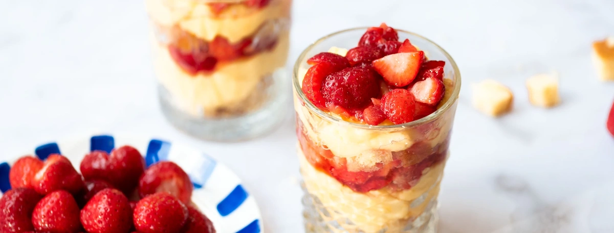 Aardbeienvlaai in glaasjes - Chickslovefood - Fokking makkelijk recept