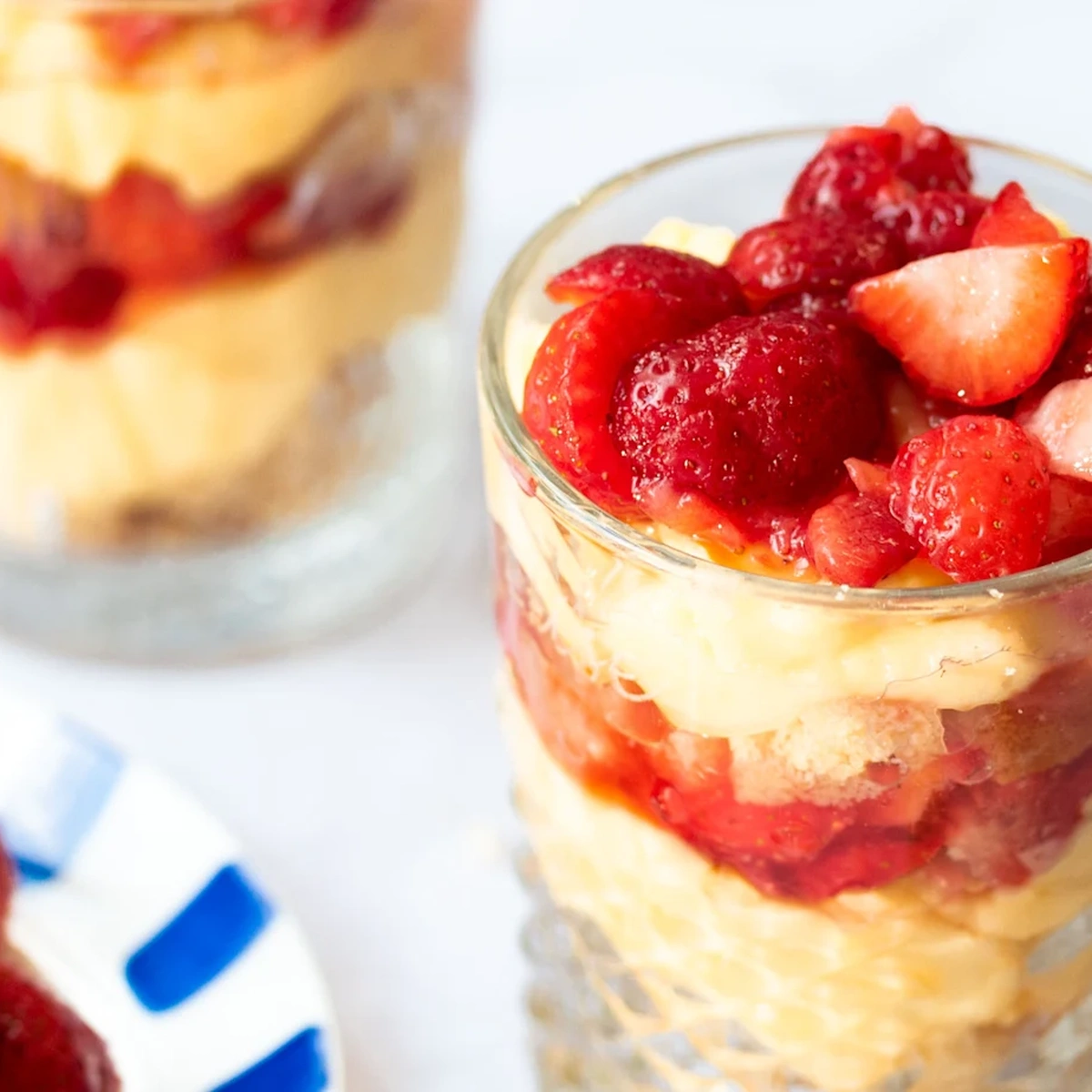 Aardbeienvlaai in glaasjes - Chickslovefood - Fokking makkelijk recept