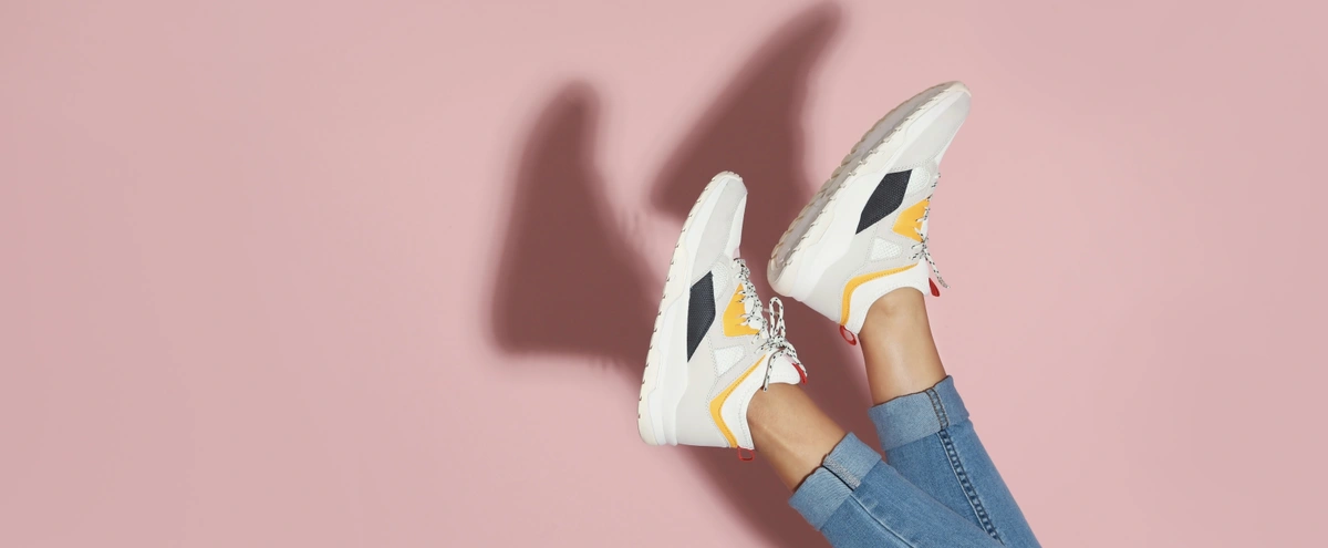 Header - schoenen - voeten - Shutterstock