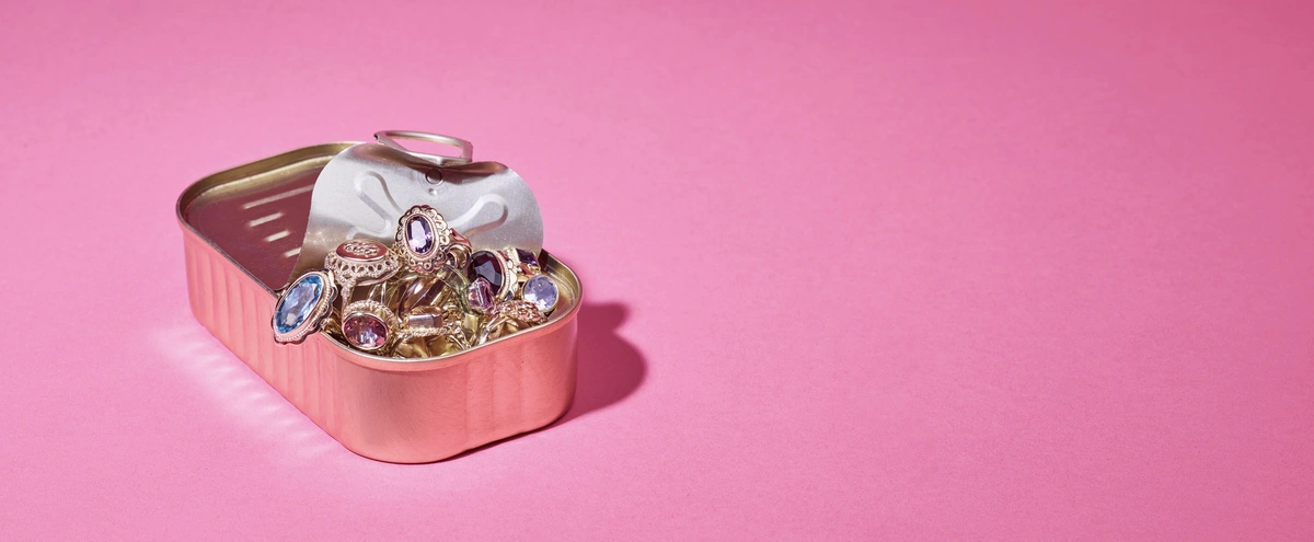 Header/hero - sieraden - sieraad - juweel - juwelen - ring - blingbling - blik - blikje - roze - Tom ten Seldam