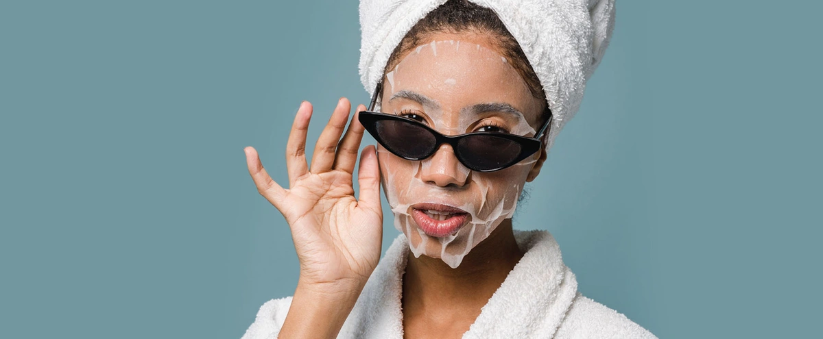 Header - zonnebril - skincare - masker - pexels