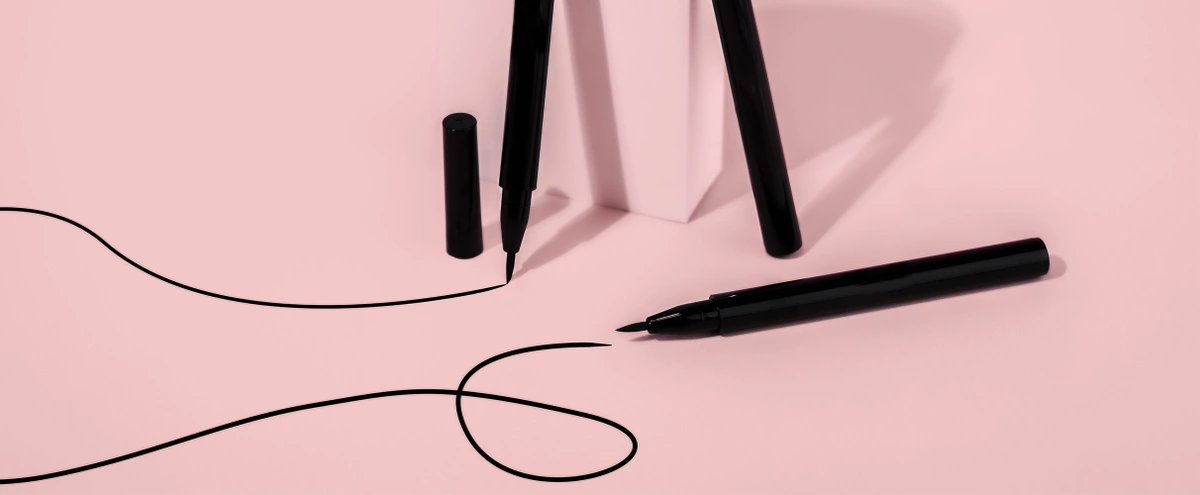 header - eyeliner - makeup - beauty - roze - liner - unsplash